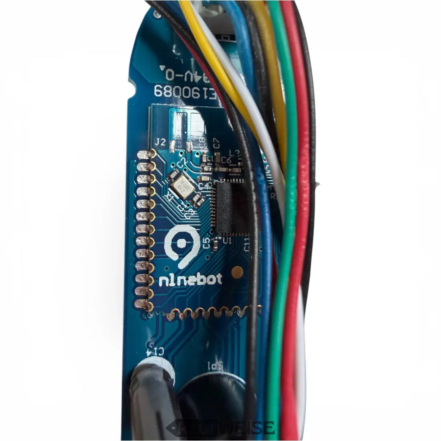 Integrēts Bluetooth modulis viedtālruņa lietotņu integrācijai